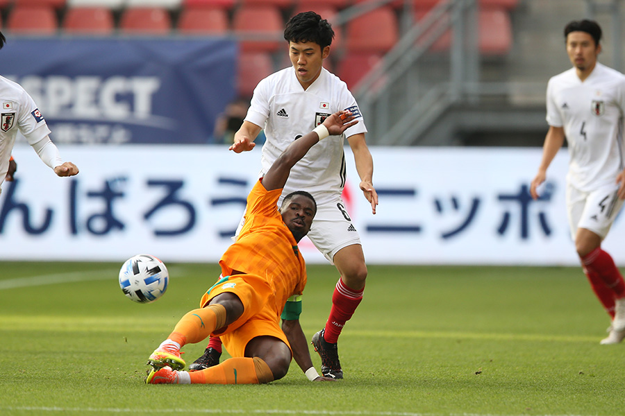 ボランチで安定したプレーを見せたMF遠藤航【写真:ⓒJFA】