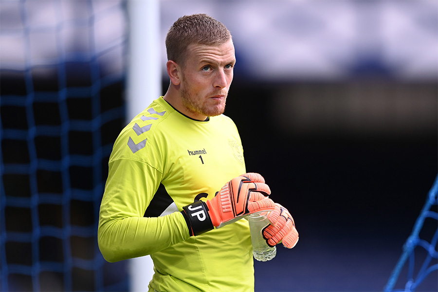 元プレミアリーグ審判がエバートンGKピックフォードの危険タックルについて言及【写真：Getty Images】