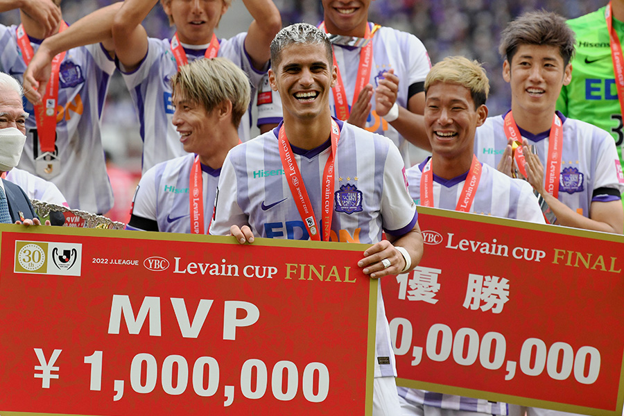 2ゴールで勝利の立役者となったソティリウ【写真:徳原隆元】