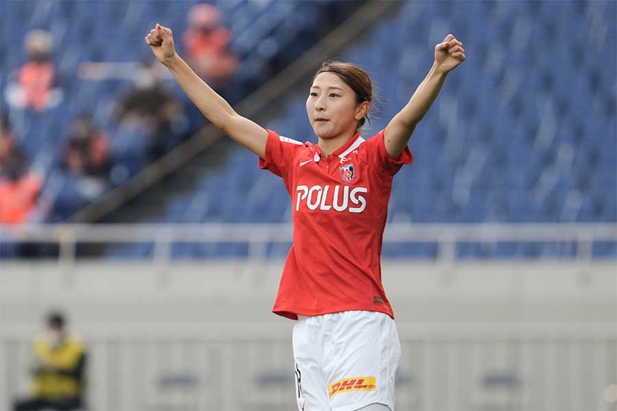 浦和レディースに所属するMF塩越柚歩【写真:Getty Images】