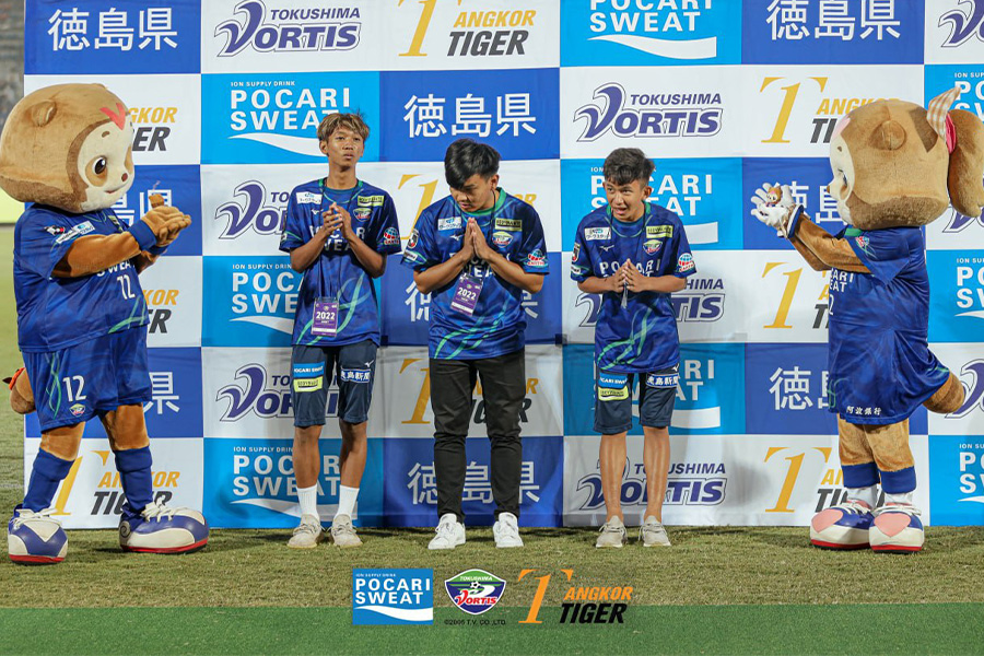 徳島対大宮の一戦では約7000人の観客の前でスピーチを披露【写真提供：アンコールタイガーFC】