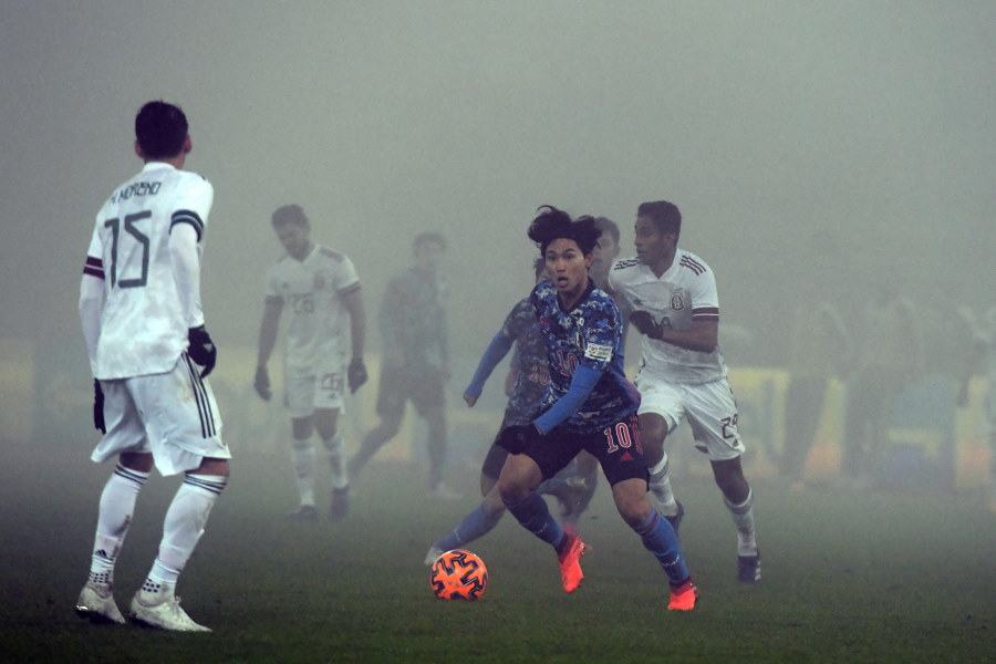 後半途中から、霧で視界が奪われた日本代表は2失点でメキシコに敗北【写真：©JFA】