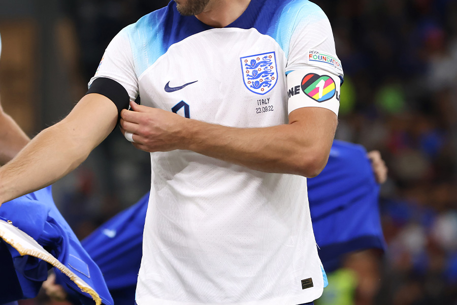 一部のW杯参加国が着用予定とされていたキャプテンマーク【写真：Getty Images】