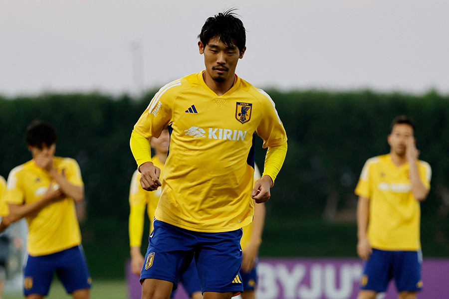 練習メニューを完全にこなした守田英正【写真:ロイター】