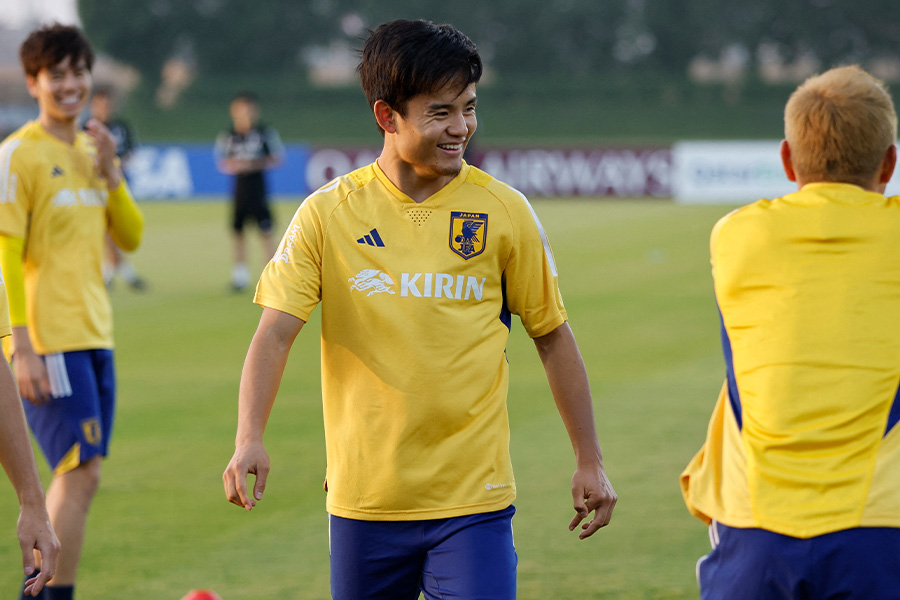 リラックスした表情を見せた久保建英【写真：ロイター】