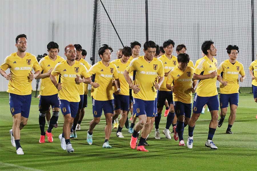 トレーニングを行う日本代表【写真：FOOTBALL ZONE編集部】