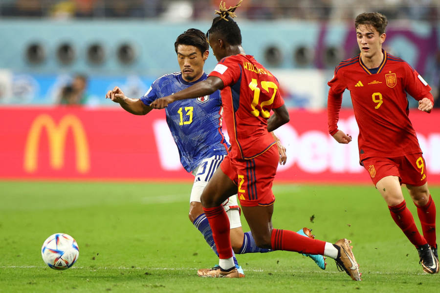 0-1のビハインドでのハーフタイムに【写真:ロイター】