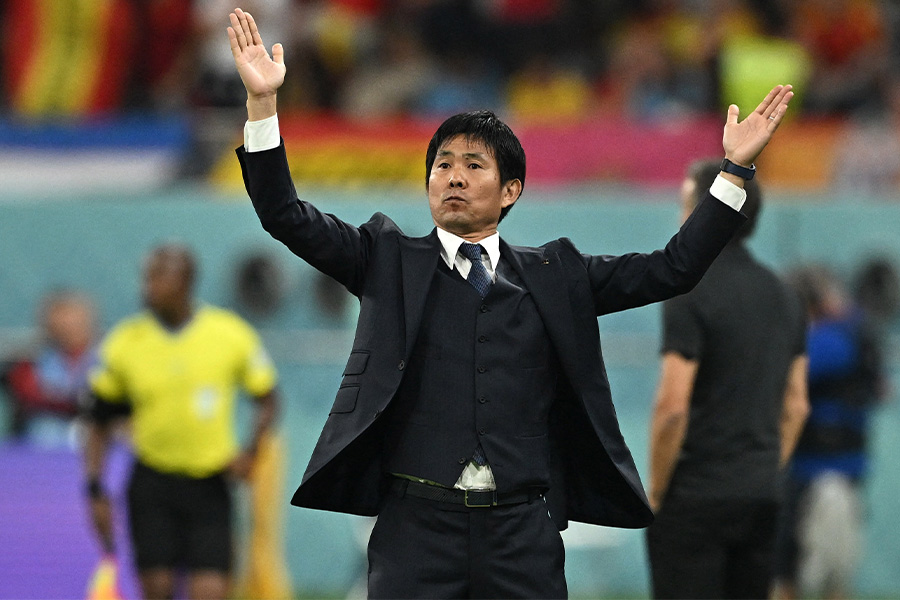 決勝トーナメント進出を決めた森保一監督【写真：ロイター】