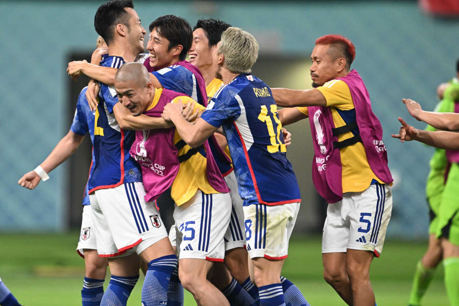 歴史的な瞬間の日本ベンチの様子に反響【写真：徳原隆元（FOOTBALL ZONE特派）】