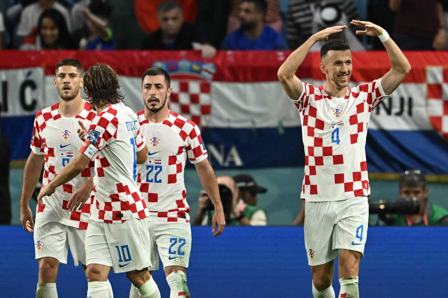 後半10分には同点に追い付かれた【写真:ロイター】