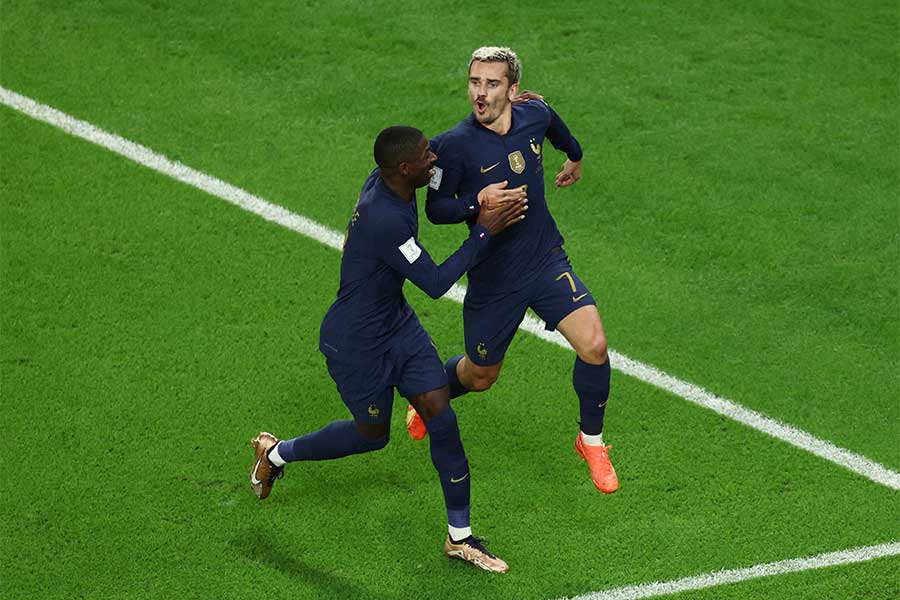 ジャッジリプレイがオフサイド判定となったグリーズマンのゴールシーンをピックアップ【写真：ロイター】