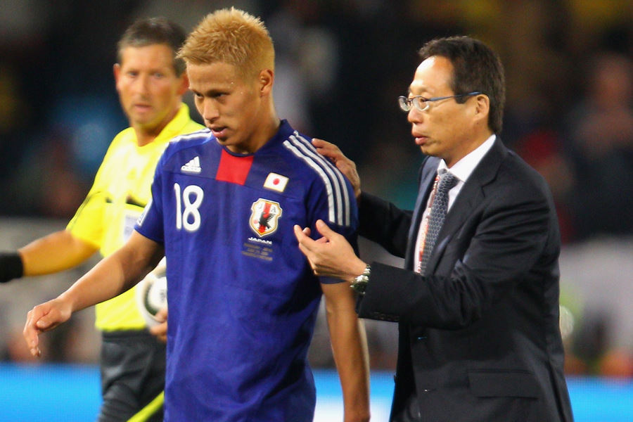 岡田武史氏と本田圭佑のスペシャル対談を実施【写真:Getty Images】