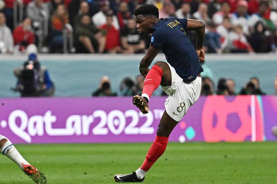 W杯】フランス22歳チュアメニの股抜きミドル弾に元日本代表MF脱帽