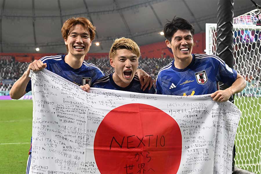 スペイン戦後に最高の笑顔を見せる日本の選手たち【写真：徳原隆元（FOOTBALL ZONE特派）】