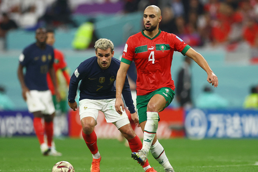 フランス戦に出場したMFソフィアン・アムラバト【写真：ロイター】