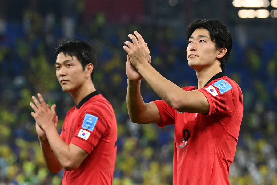 ブラジル代表に敗れて敗退となった韓国代表【写真：ロイター】