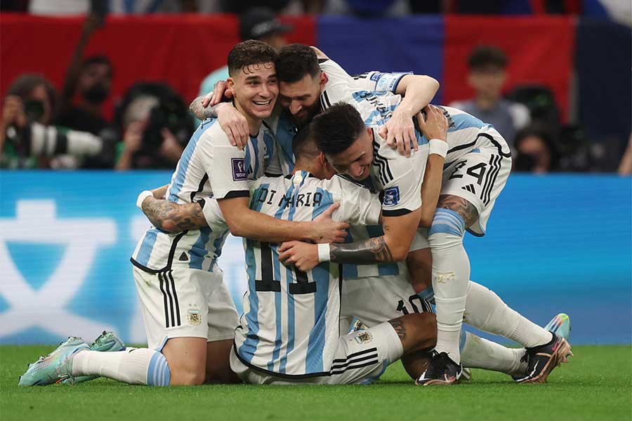 アルゼンチンがフランスに2-0でリード【写真：ロイター】