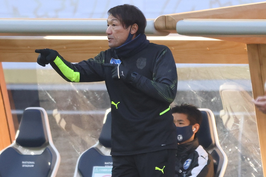 天皇杯で最後の指揮を執った片野坂知宏監督【写真：高橋 学】