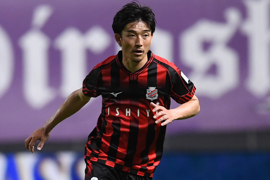 札幌でプレーする西大伍【写真：Getty Images】