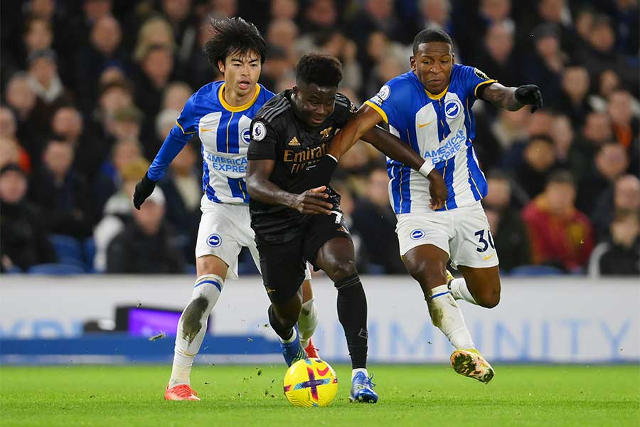 ブライトンMF三笘薫への信頼を同僚エストゥピニャン（右）が強調【写真：ロイター】