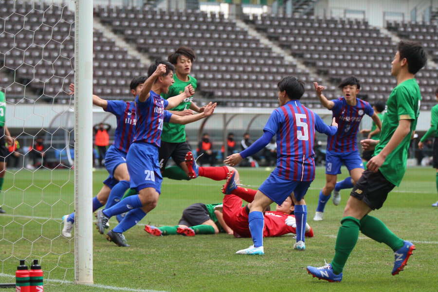 学院 サッカー 山梨