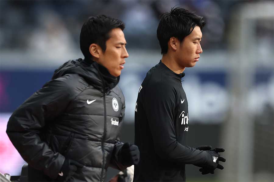 フランクフルトの長谷部誠（左）と鎌田大地【写真：Getty Images】