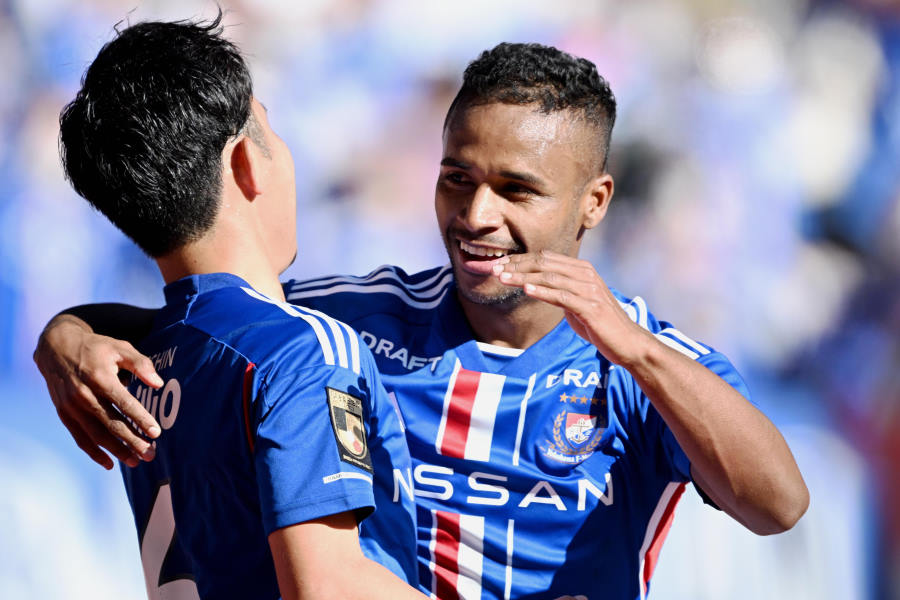 先制ゴールを決めた横浜FMのFWエウベル【写真：徳原隆元】