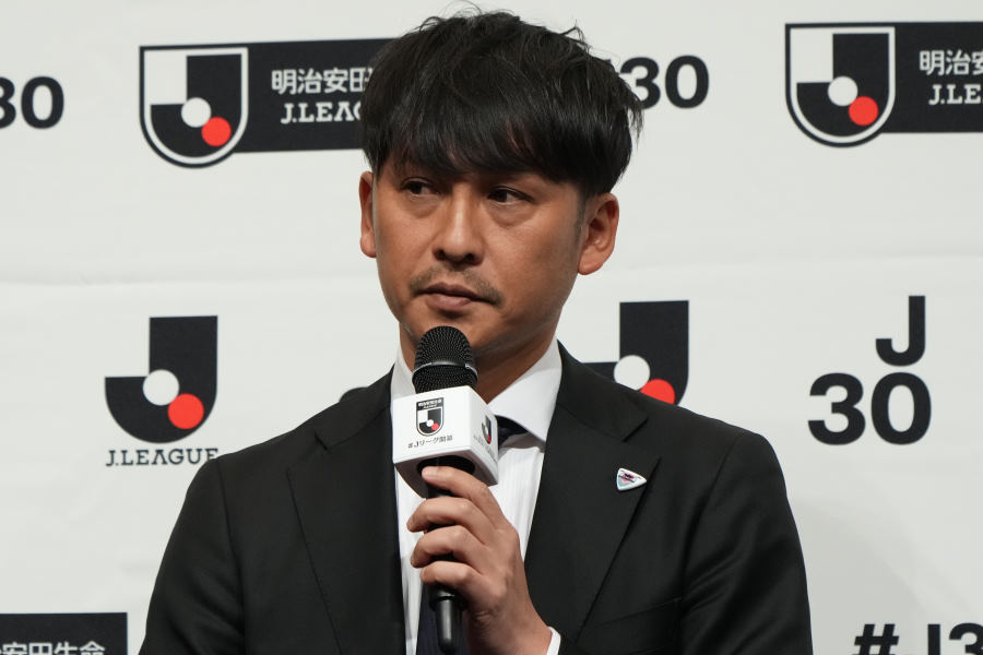 鳥栖を率いる川井健太監督【写真：(C) Jリーグ】