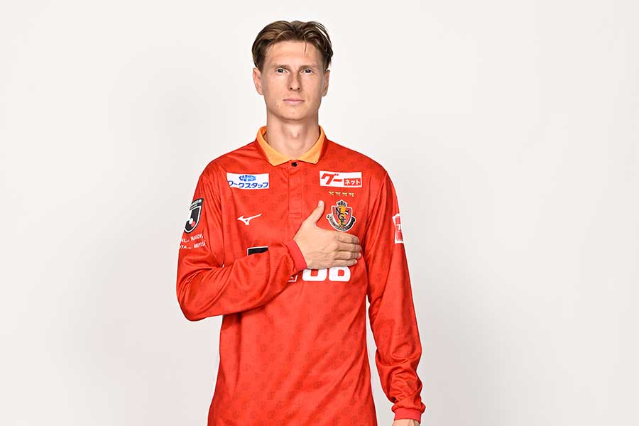 名古屋で新たな挑戦に挑むデンマーク人FWユンカー【写真：(C)N.G.E.】