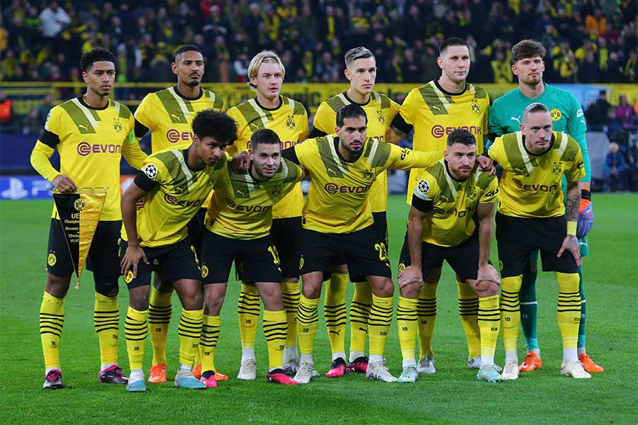 ドルトムントの選手を後押ししたコレオが話題【写真：ロイター】