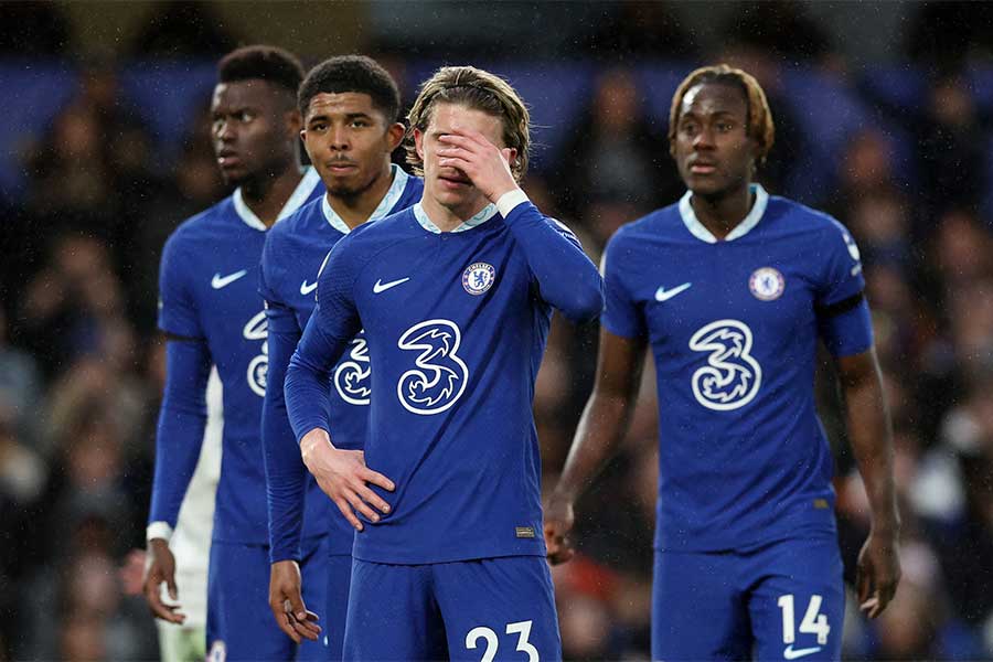 今季低迷が続くチェルシー【写真：ロイター】