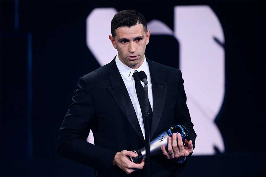 FIFA男子最優秀ゴールキーパー受賞のエミリアーノ・マルティネス【写真：Getty Images】