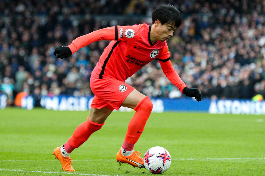 リーズ戦で2ゴールを演出した三笘薫【写真：Getty Images】