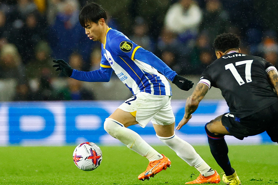 三笘薫が高精度パスでマーチのゴールをアシスト【写真：ロイター】