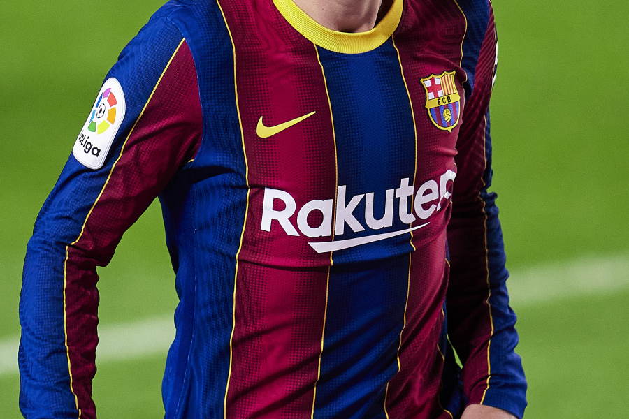 バルセロナの 不可解な 来季シャツに英メディアも辛辣 この 違い にする必要なし フットボールゾーン