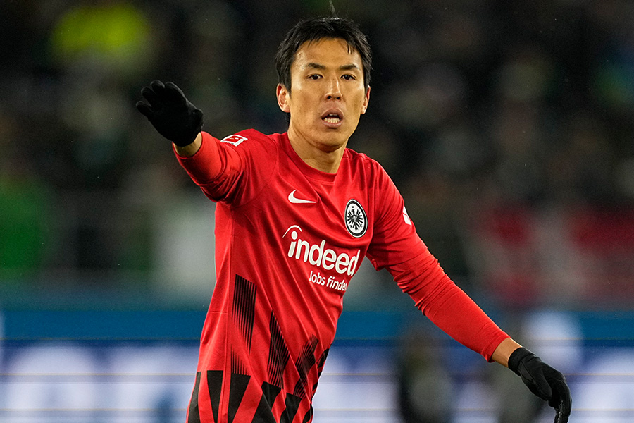 長谷部誠が現役続行へ【写真：Getty Images】