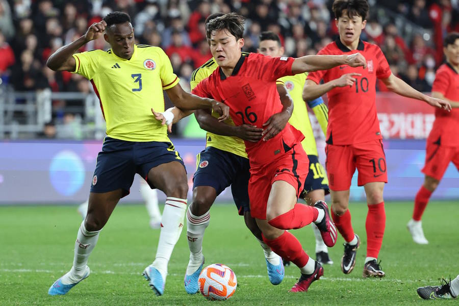 韓国代表とコロンビア代表が対戦【写真：ロイター】