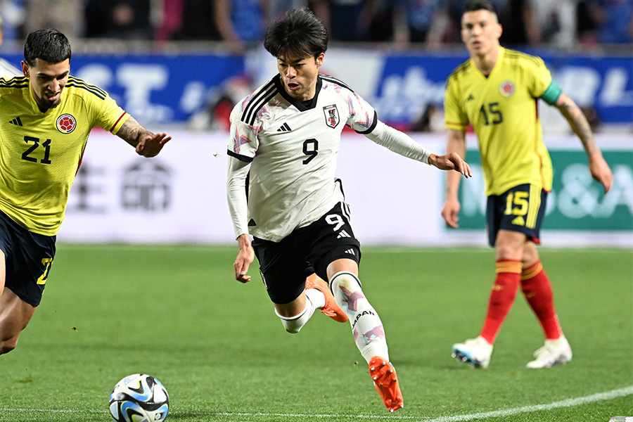 先制ゴールを決めた三笘薫【写真:徳原隆元】