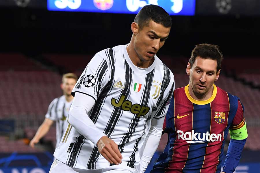 英国の“記念品オタク”がメッシやC・ロナウドらのサインを集め億万長者に【写真：Getty Images】