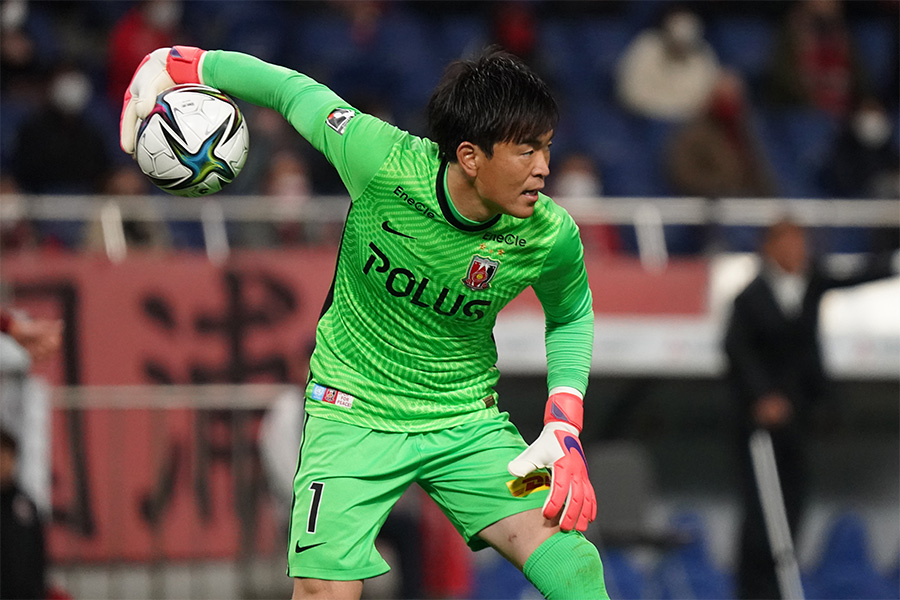 浦和レッズでプレーするGK西川周作の正確なキックに注目【写真：Getty Images】