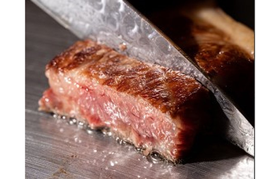 ノエスタの「ステーキ丼 極赤」【写真提供:ヴィッセル神戸】