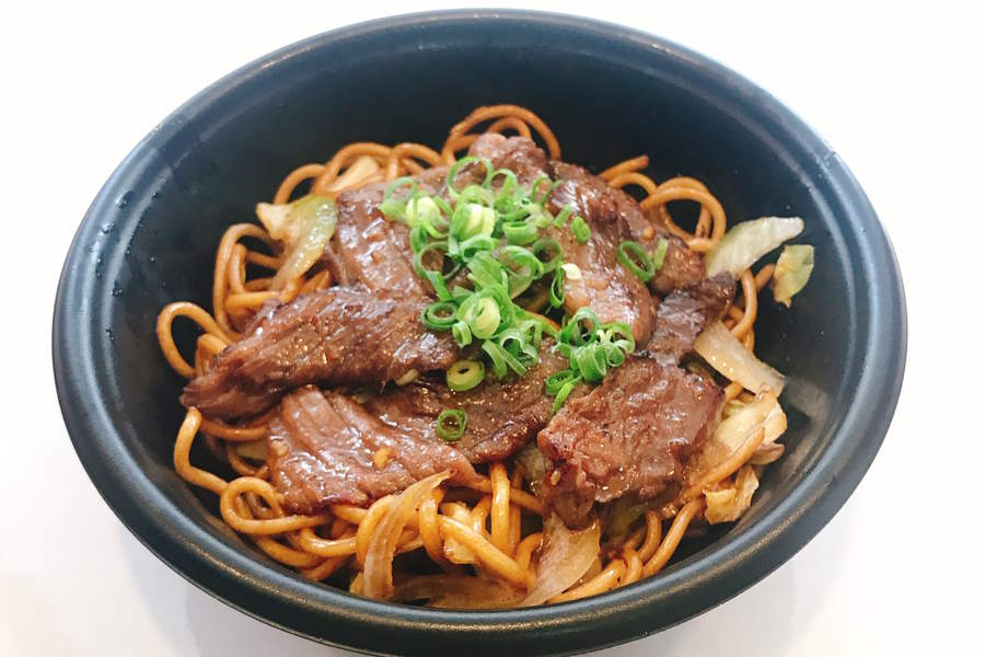 ベスト電器スタジアム「焼肉そば」【写真提供:アビスパ福岡】