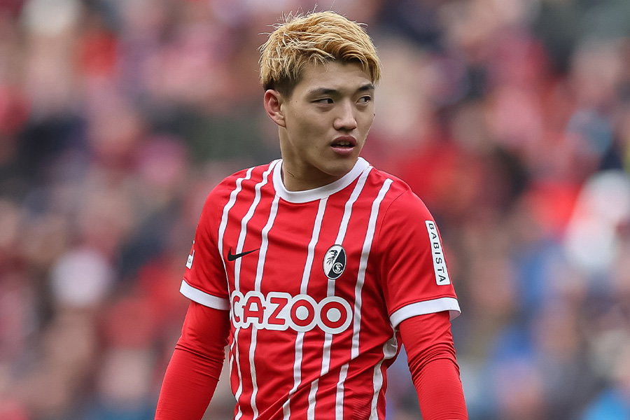 フライブルクでプレーする堂安律【写真：Getty Images】