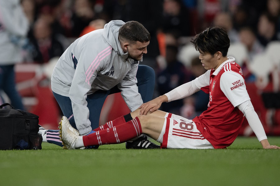 負傷離脱中のアーセナル冨安健洋【写真:Getty Images】
