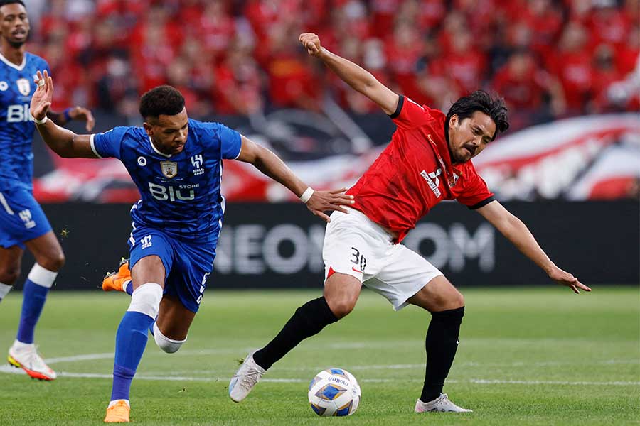 浦和の興梠慎三（右）【写真：ロイター】