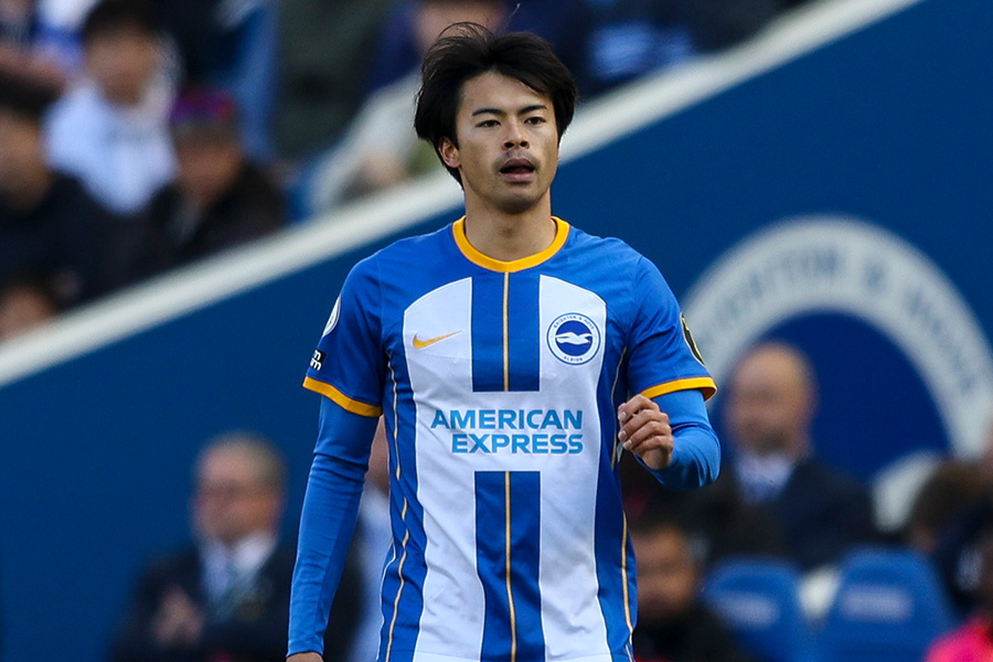 三笘薫が右サイドでプレー【写真：Getty Images】