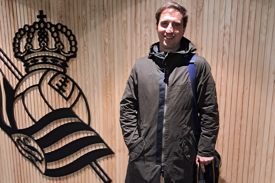 久保建英について語ったスペインラジオ局「カデナ・セル」ソシエダ番記者のロベルト・ラマホ氏【写真:高橋智行】