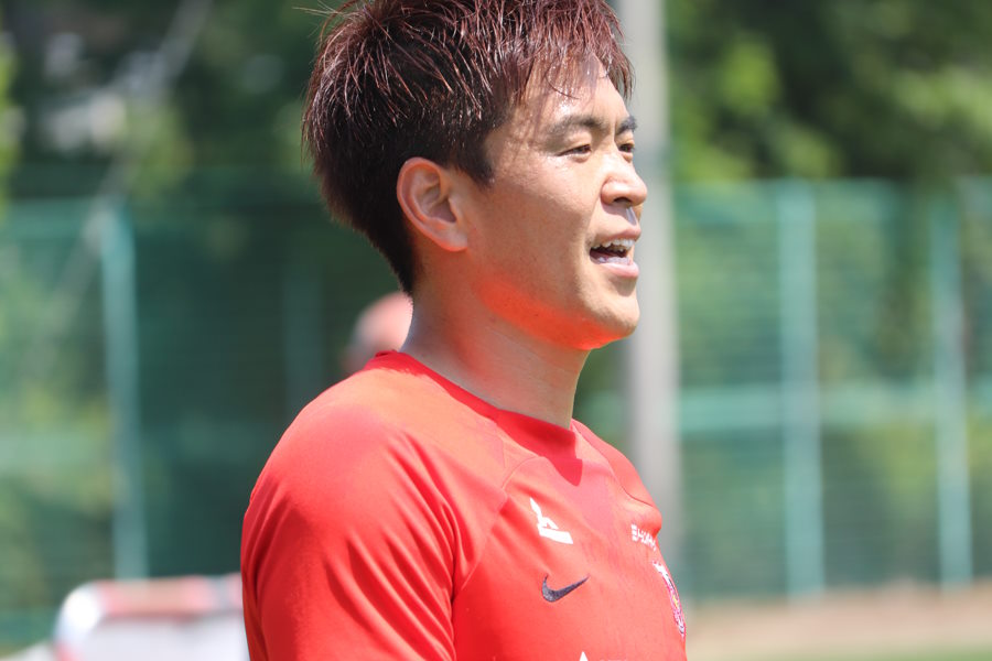 浦和でプレーする西川周作【写真：轡田哲朗】