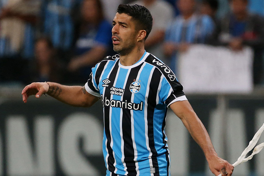 ルイス・スアレスが右足アウトサイドで華麗な一撃【写真：ロイター】