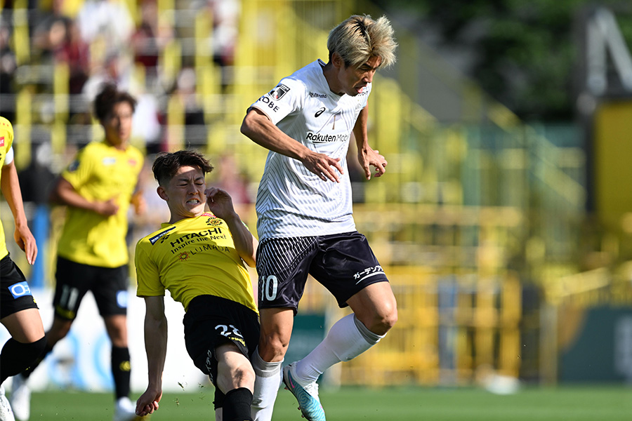 大迫勇也が先制ゴールを決めるもドロー決着【写真:徳原隆元】